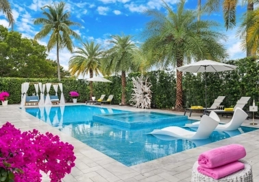 Vacation Luxury: Indulge in High-End Rentals in Miami sidebar image